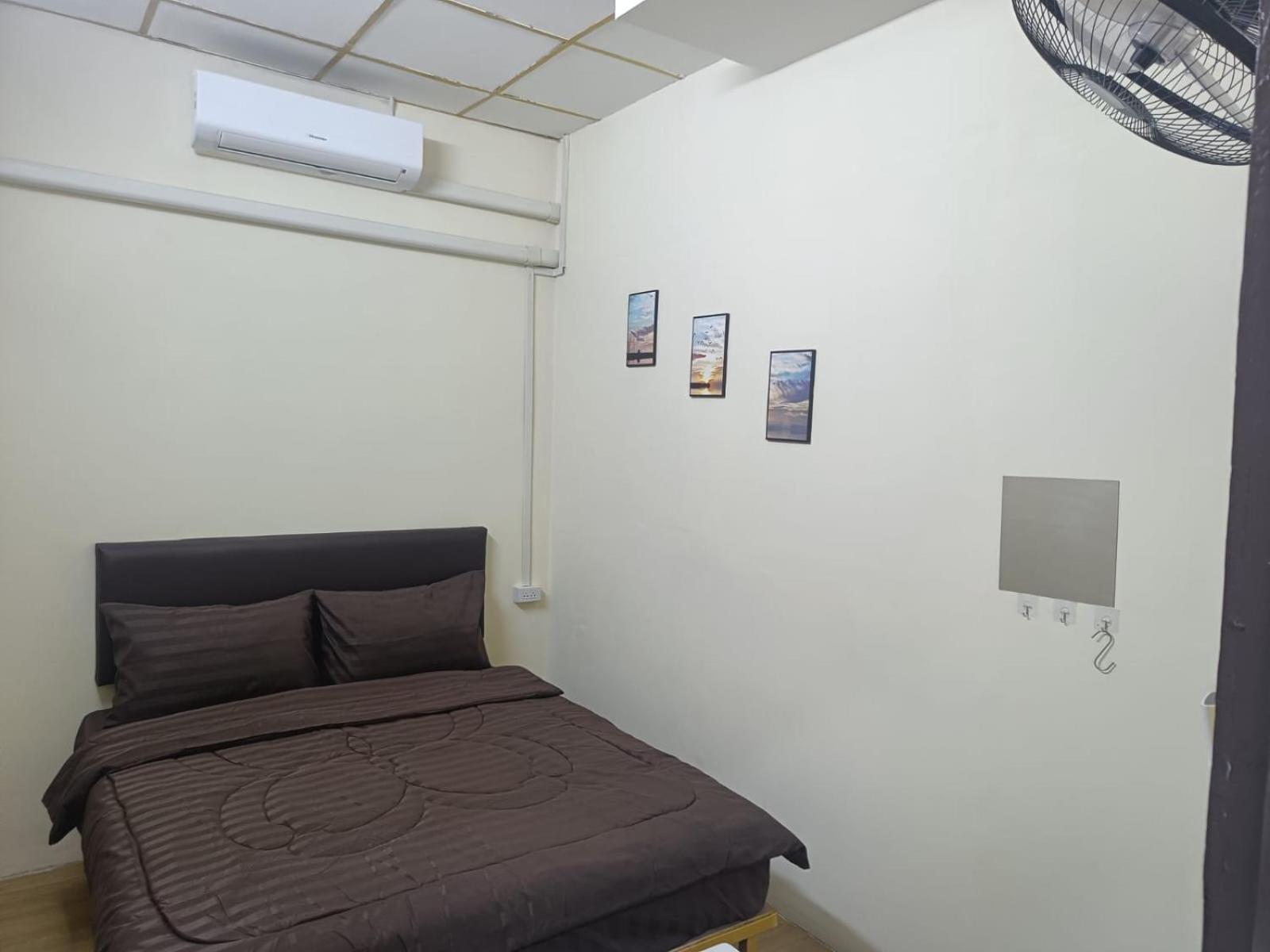 The House Hostel バンコク都 エクステリア 写真