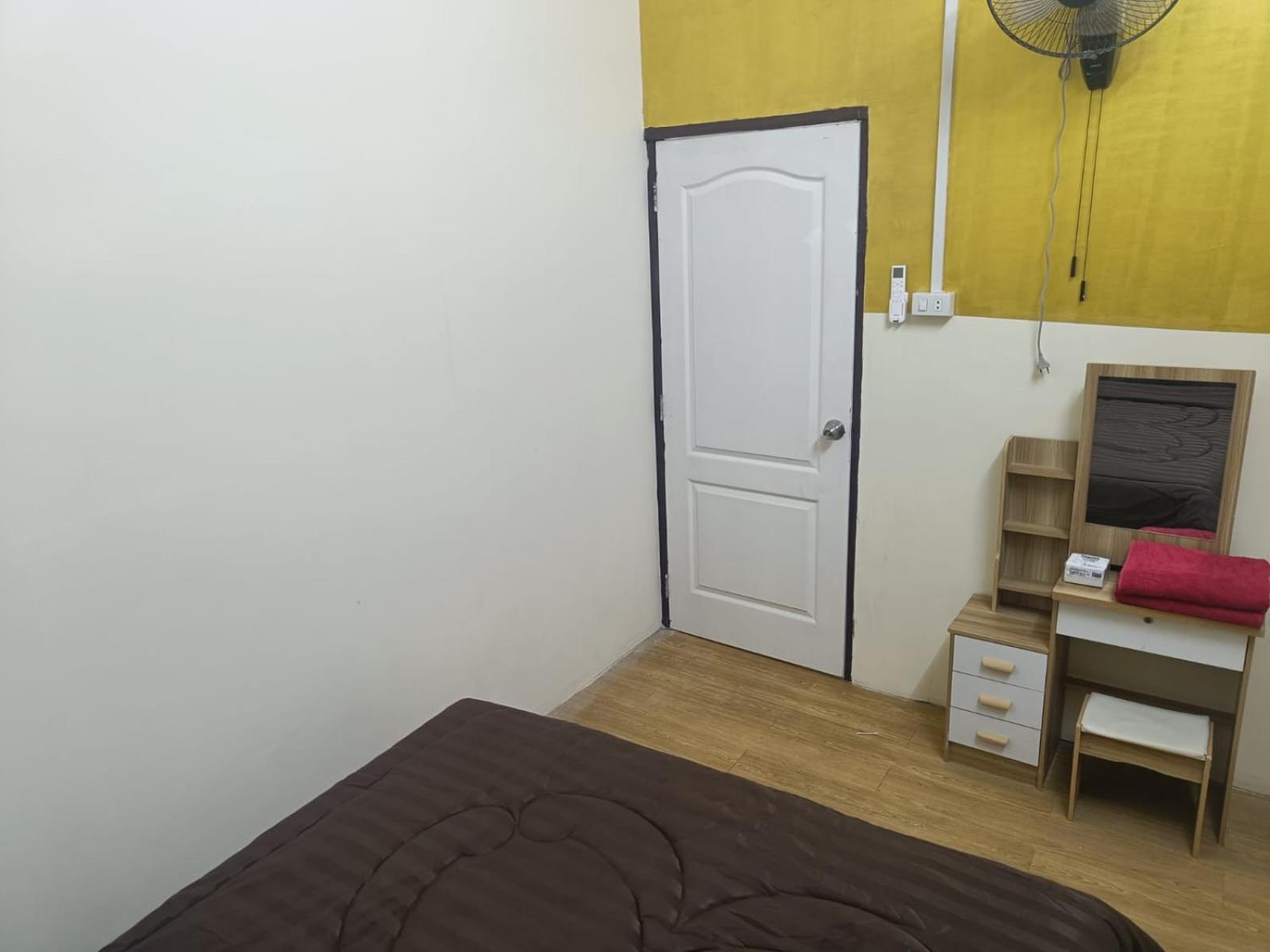 The House Hostel バンコク都 エクステリア 写真