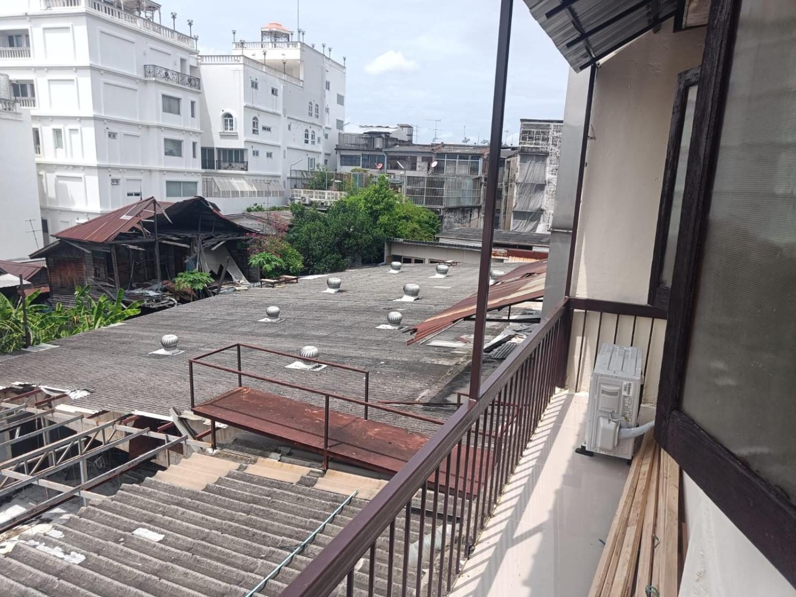 The House Hostel バンコク都 エクステリア 写真