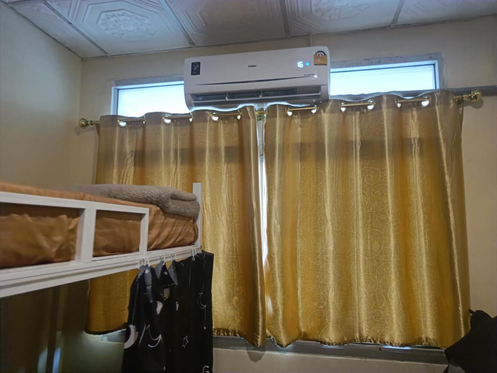 The House Hostel バンコク都 エクステリア 写真