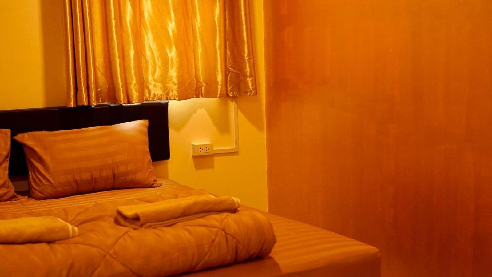 The House Hostel バンコク都 エクステリア 写真