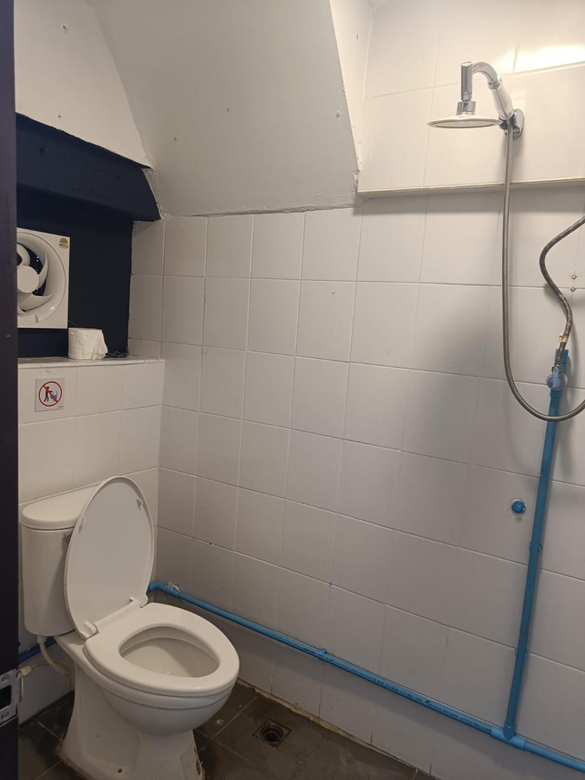 The House Hostel バンコク都 エクステリア 写真